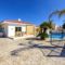 Villa Acastus
