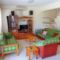 Triadas House
